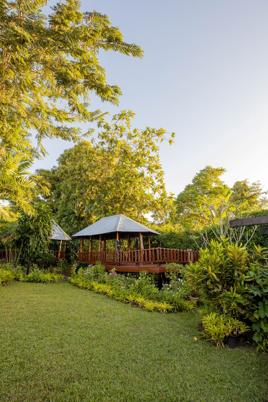 Open style accommodation - Samoan Garden Fale